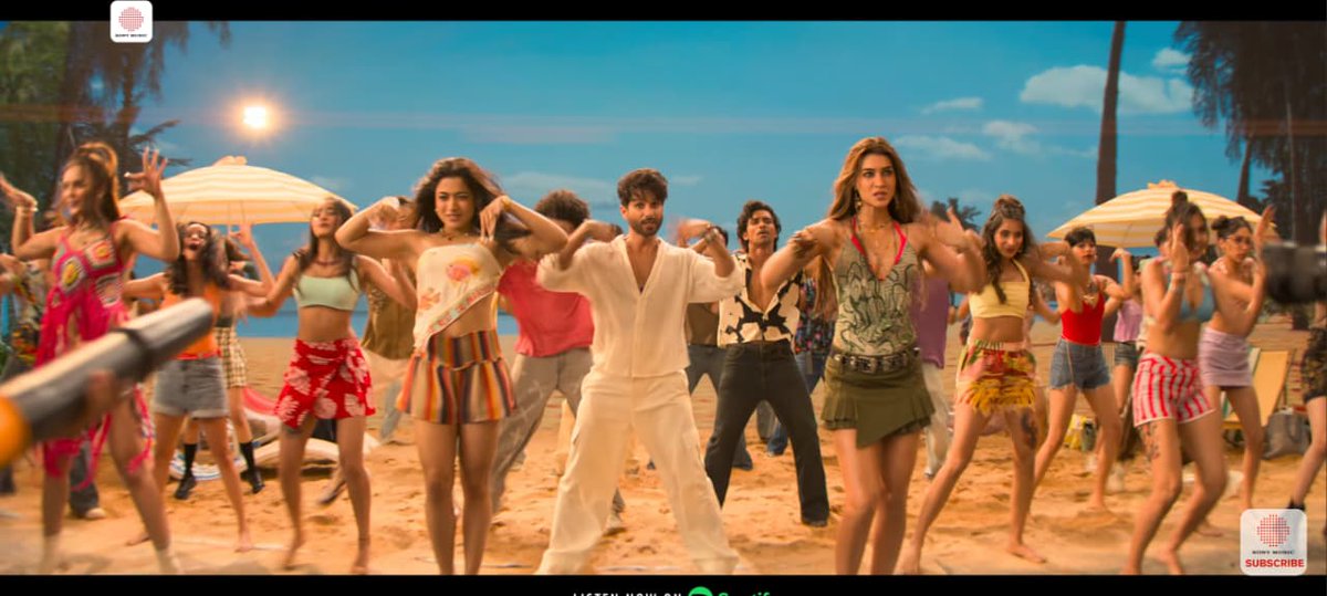 wakeupkash's tweet photo. #Cocktail2 dekh ke laga ki Bollywood romance abhi bhi zinda hai! Bohot mazza aaya💯 https://t.co/Elpx5R3WbO
