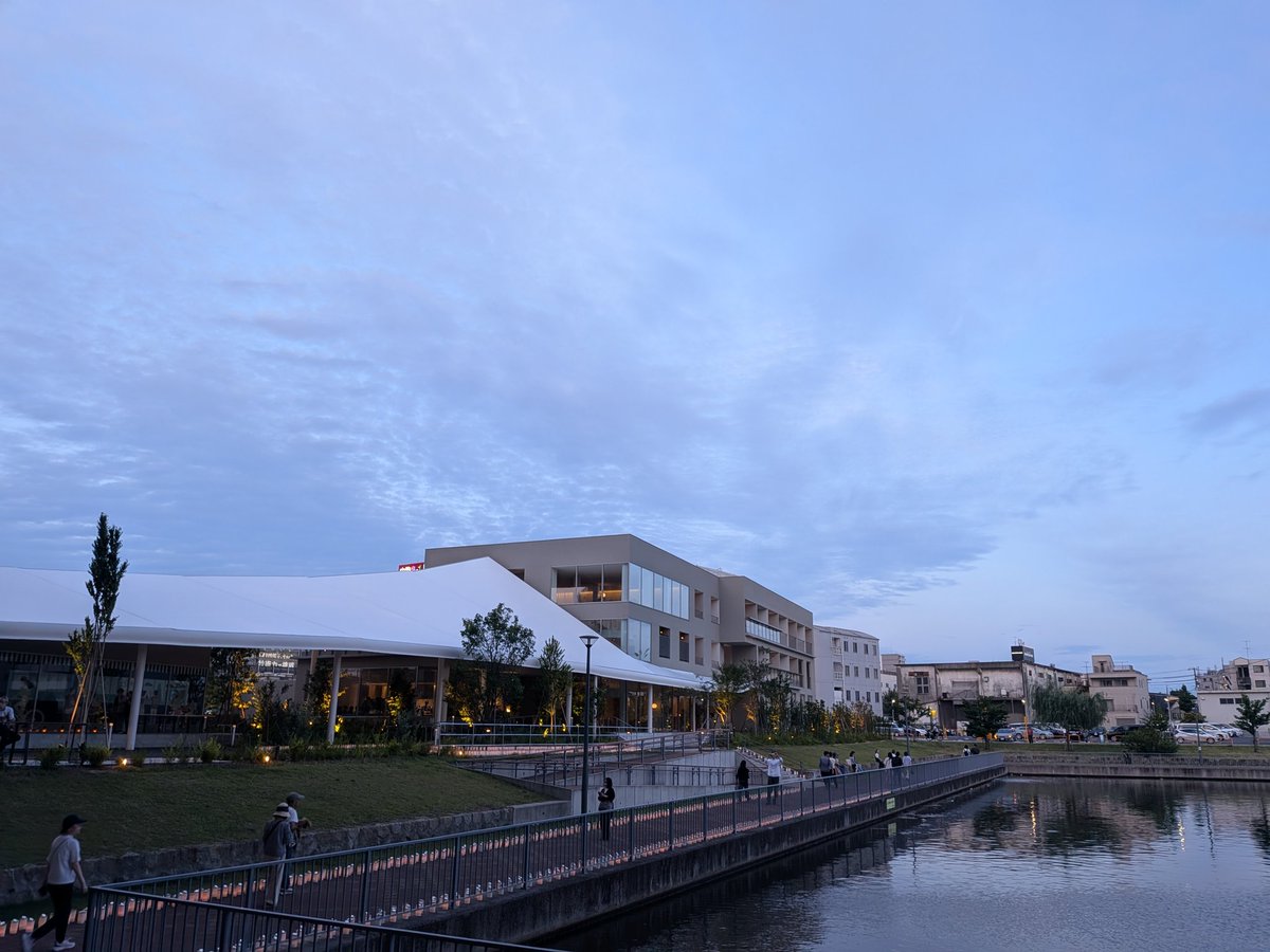 hipstar1981's tweet photo. NAKAGAWA CANAL DOORS行ってきた！セトレキャナルとぴよりん見てきて帰りにナゴヤ球場行ってきた！ここ見た目キレイだけど、運河の端だからドブくさい（笑）#nakagawacanaldoors #セトレキャナル名古屋 #ぴよりん #ランニング https://t.co/v3WRy52HWd