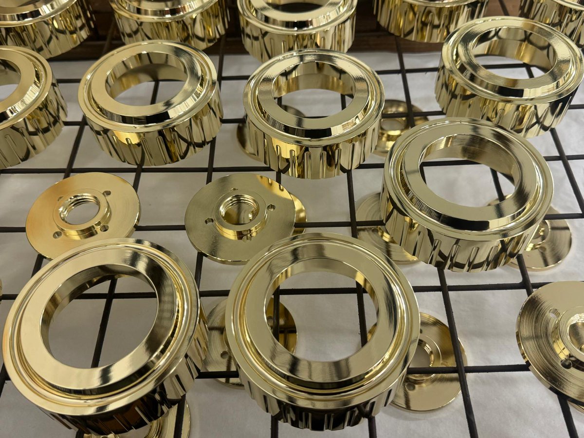 broadwaybrass's tweet photo. Broadway Brass offers professional brass and gold-tone plating services for metal parts, fittings, and components. 
Learn More: https://t.co/WeSHJ5tPZj

#GoldPlating #CopperPlating #uk #Copper #Copperplating #Antiquecopper #CopperPlated #CopperFinish #broadwaybrass https://t.co/zUlvRaHWrO