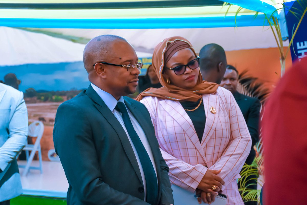 Gcla1895's tweet photo. Waziri wa Nchi, Ofisi ya Rais Menejimenti ya Utumishi wa Umma na Utawala Bora, Ridhiwani kikwete, amefungua maadhimisho ya wiki ya Utumishi wa Umma  yanayofanyika katika  viwanja vya Chinangali  Dodoma , Juni 16-23, 2026.
@Gcla1895 ni miongoni mwa Taasisi za Umma zinazoshiriki https://t.co/uFkvCc6s1s