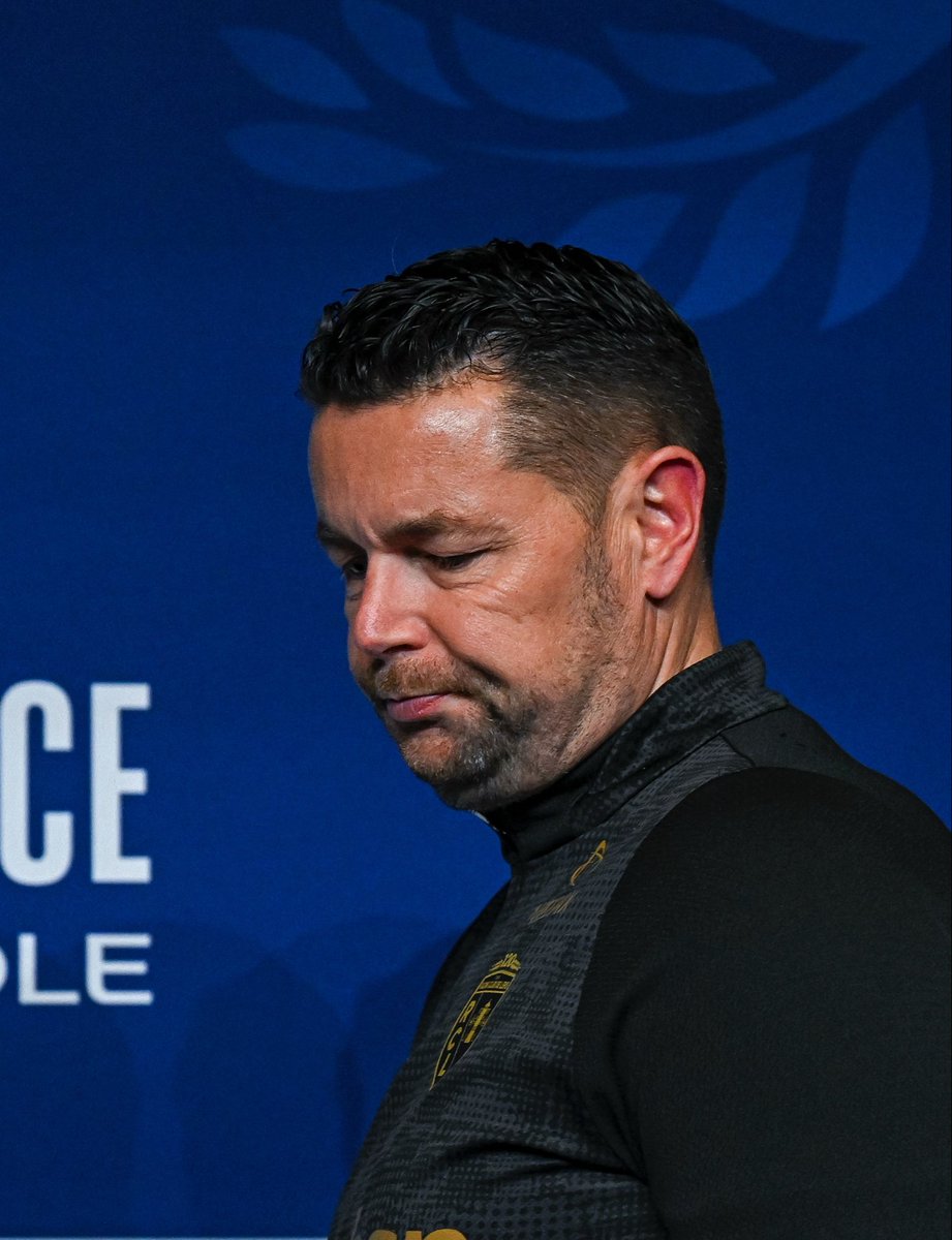 ActuFoot_'s tweet photo. 🚨 PIERRE SAGE 🇫🇷 REGRETTE LE PEU DE CONSIDÉRATION ACCORDÉ AUX ENTRAÎNEURS DU FOOT AMATEUR. 😤👇

« C'EST PLUS QUE LE SYNDROME DE L'IMPOSTEUR EN FAIT, C'EST L'INJUSTICE DE CE MILIEU. 😩

Je pense qu'il y a vraiment des gars dans le foot amateur qui ont des possibilités d'être à CES NIVEAUX-LÀ. ✅

Et à l'inverse, IL Y A DES GENS QUI Y ONT ÉTÉ PROPULSÉS ALORS QU'ILS N'AVAIENT RIEN À Y FAIRE. 🥶 »

🎙️ @ligue1plus via @lequipe