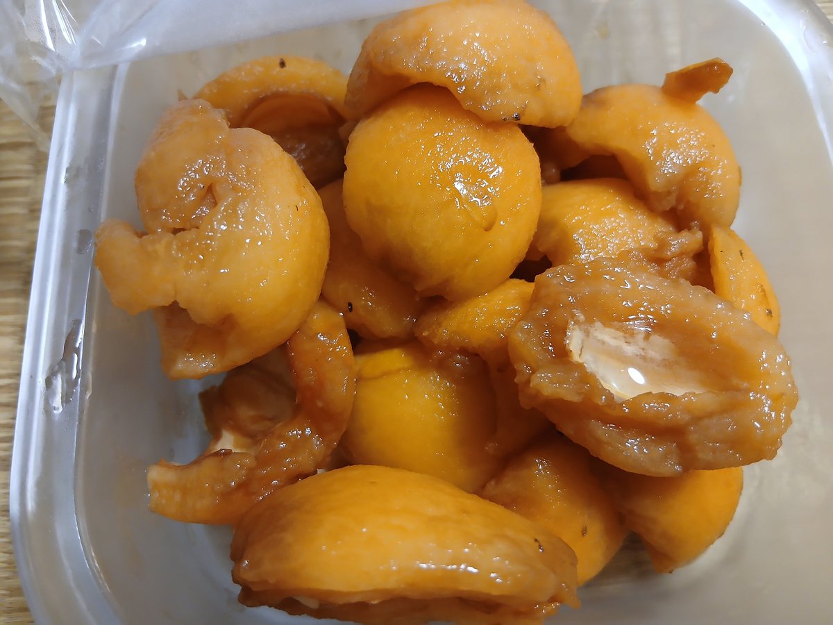 nasu0502's tweet photo. ビワの残りを全部剥いて食べる。 https://t.co/Bc47BtoDuh