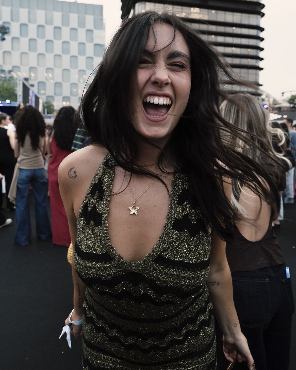 yoursreche's tweet photo. es que de verdad no puedo con lo hermosa que es esta persona en todos los aspectos y todo lo bonito que lleva dentro se refleja hacia afuera https://t.co/kWHspjOZ1P