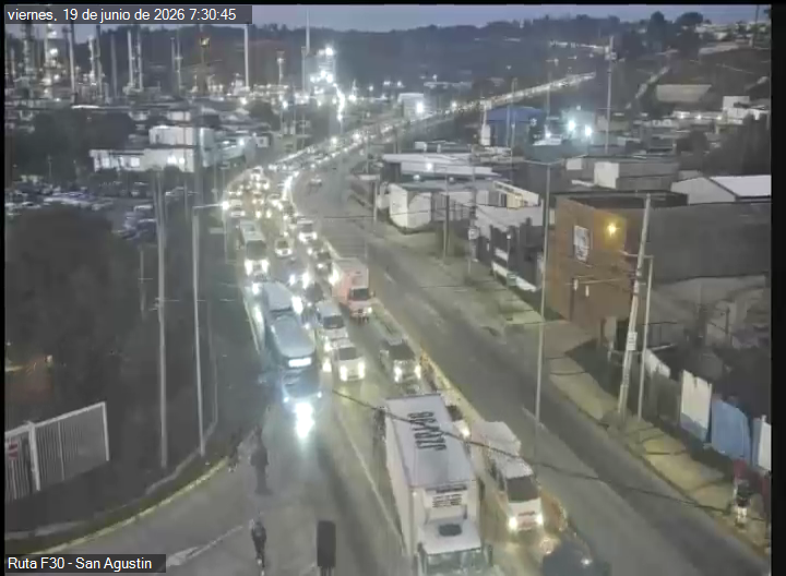 TTIValparaiso's tweet photo. Precaución (07:31) Siniestro vial en Ruta F 30 pasado San Agustín, #ConCon. Equipo municipal en el lugar. Vehículos siniestrado se mantienen ocupando pista izquierda en dirección a Rotonda Con Con. Congestión alta desde Cementerio Parque del Mar. Prefiera Av Borgoño y Eluchans https://t.co/khi47eX5T7
