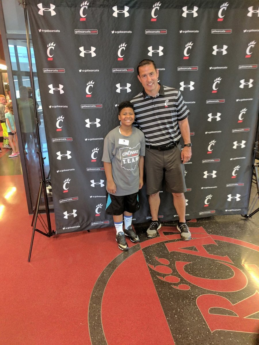 JuanBReal's tweet photo. Full Circle from camper to student athlete. @GoBearcatsFB @JuanBatesII @ENQSports @MasonCometsFB https://t.co/B8Iuqt6rHS