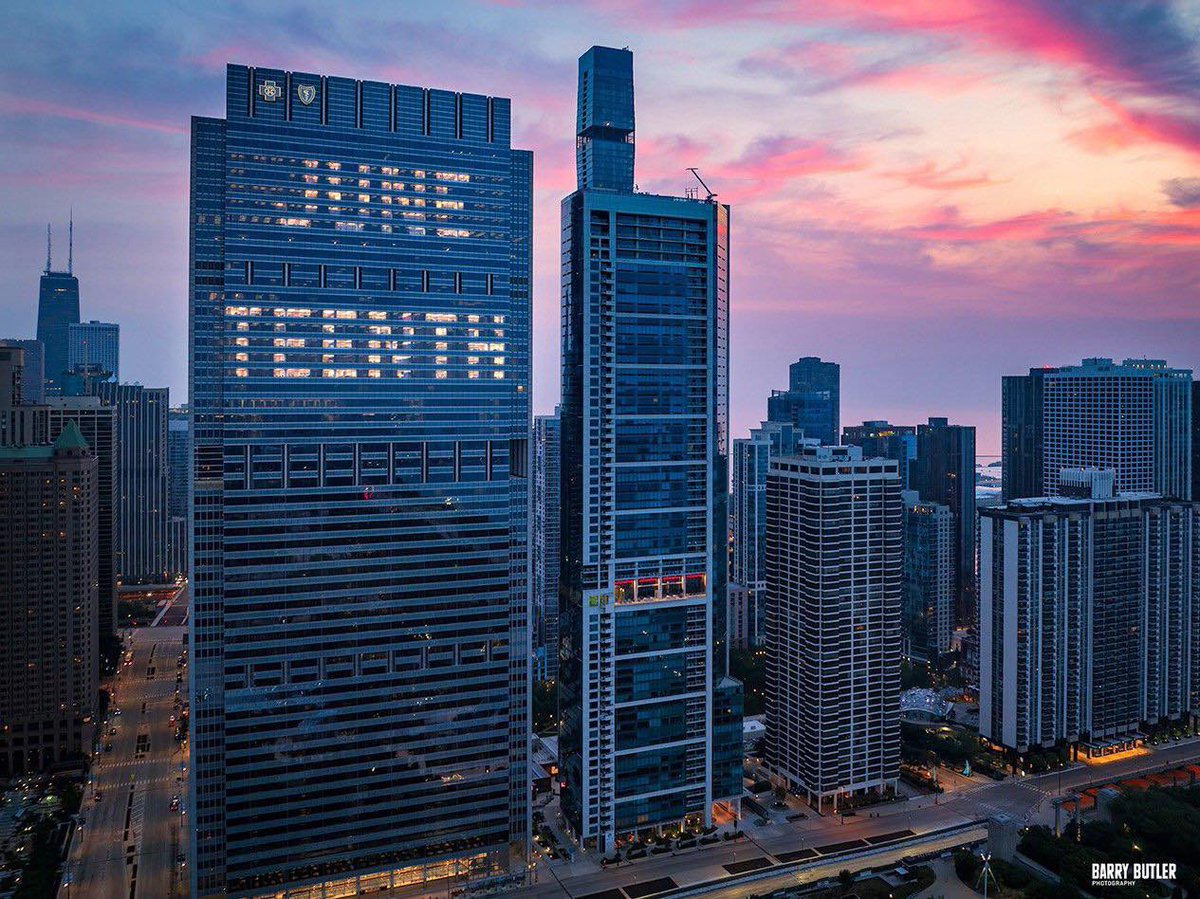 barrybutler9's tweet photo. Today is Juneteenth. #chicago https://t.co/lVbpw6KH77