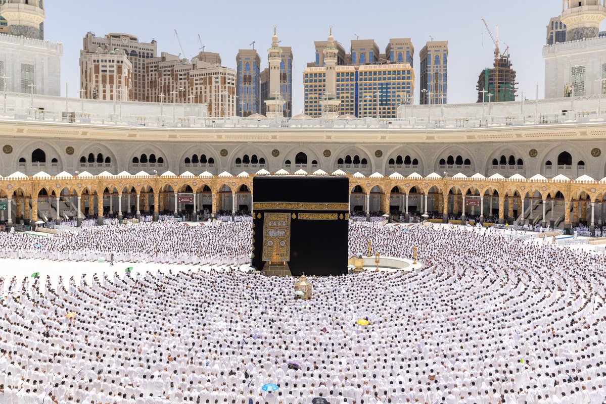 HaramainInfo's tweet photo. Jumu’ah prayer at Masjid al Haram.

#HaramainInfo #Muharram #1448H https://t.co/qYqQ91wiH8
