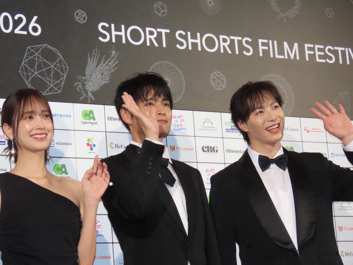 jun_aoyama1988's tweet photo. 先日のSSFF‼️
タキシード姿お如何❓🤣
#SSFF 
#SHOW_WA https://t.co/LqbtFjm0Em