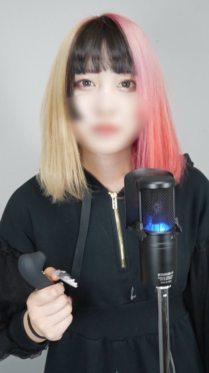 thefirstonani's tweet photo. みんな気づいてないけどこの子の右手よく見てみると… https://t.co/SqTbflowFm
