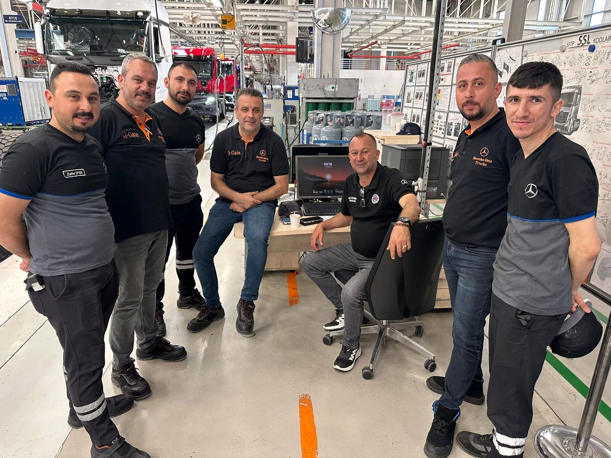 Sb1Tms's tweet photo. Mercedes Benz Türk A.Ş. de 07.30 - 15.30 Vardiyasında İşyeri Temsilcilerimiz ;
Çalışan Üyelerimiz ile Bir Araya Gelerek Güncel Konular Hakkında Bilgi Alış Verişinde Bulundular.
#TürkMetalSendikası
#UysalALTUNDAĞ
#Aksaray1NoluŞube https://t.co/FK9loZD9Pk
