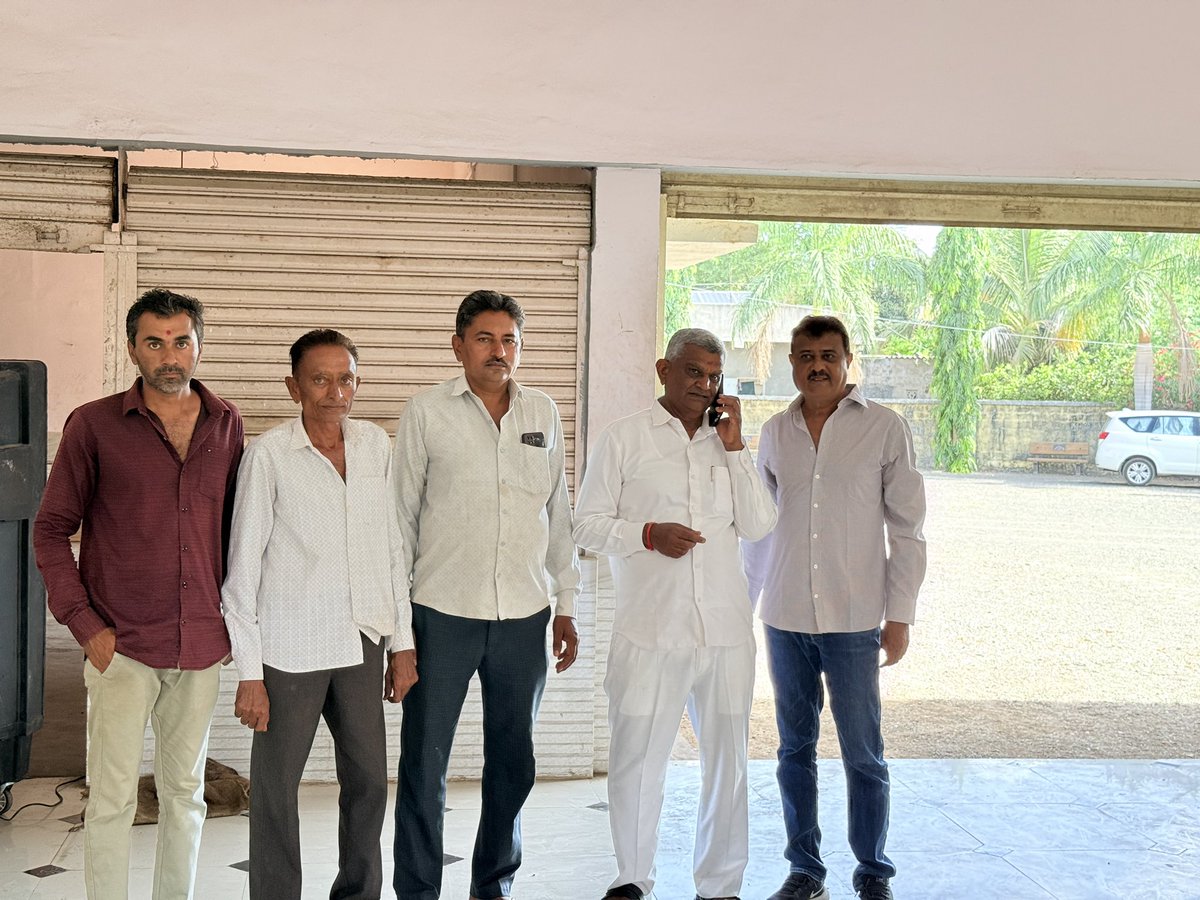 DevabhaiMalam's tweet photo. આદરણીય શ્રી @narendramodi સાહેબના પ્રધાનમંત્રી તરીકેના નેતૃત્વને 12 વર્ષ પૂર્ણ થતા કેશોદ વિધાનસભાના વિવિધ ક્ષેત્રના મહાનુભાવો અને વિશિષ્ટ પ્રતિભાઓ સાથે મુલાકાત કરી.

#12YearsOfSeva https://t.co/nQSdmpdJIj