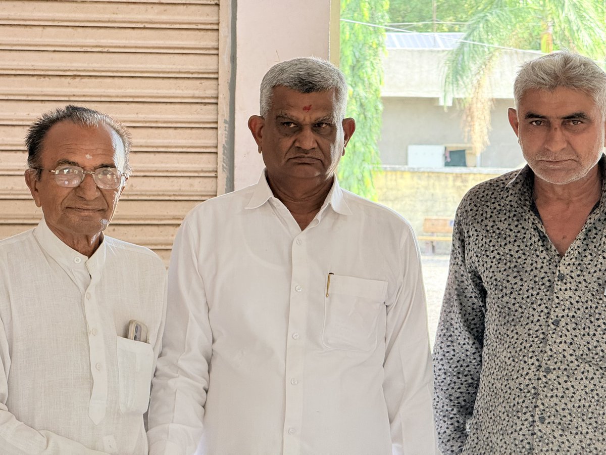 DevabhaiMalam's tweet photo. આદરણીય શ્રી @narendramodi સાહેબના પ્રધાનમંત્રી તરીકેના નેતૃત્વને 12 વર્ષ પૂર્ણ થતા કેશોદ વિધાનસભાના વિવિધ ક્ષેત્રના મહાનુભાવો અને વિશિષ્ટ પ્રતિભાઓ સાથે મુલાકાત કરી.

#12YearsOfSeva https://t.co/nQSdmpdJIj