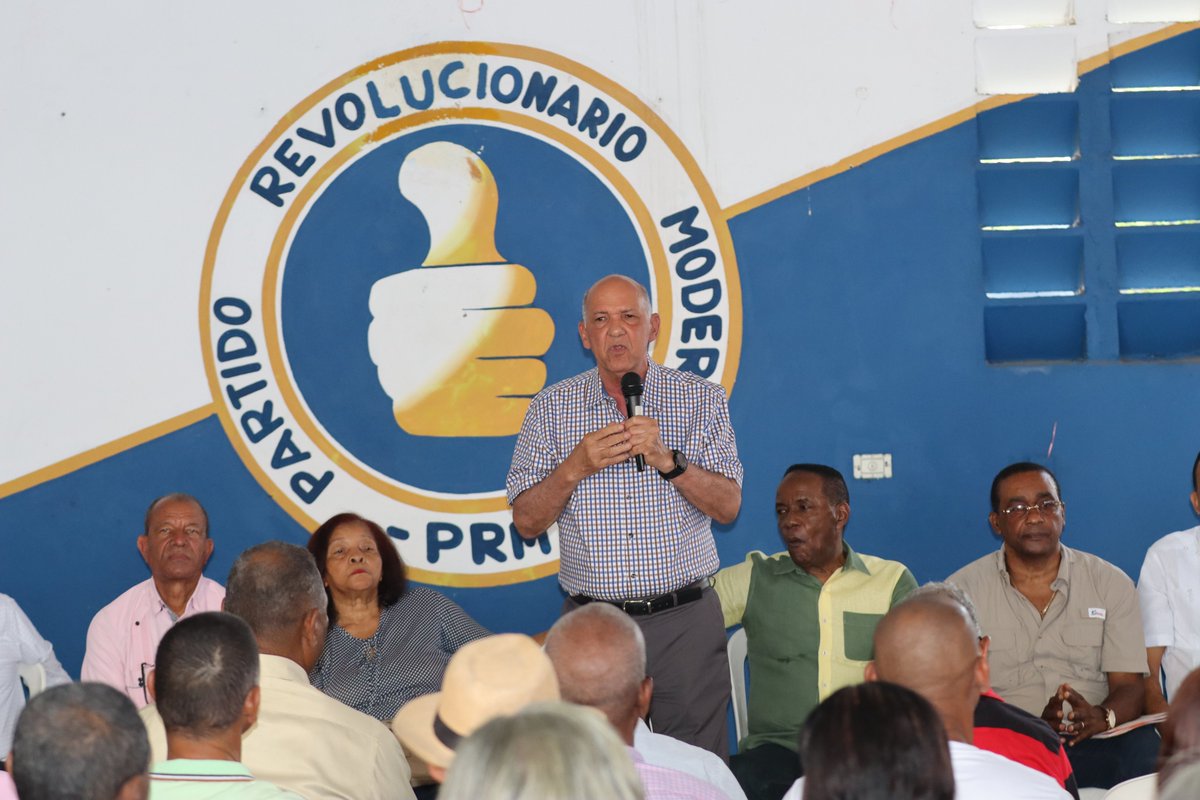 prmsdn's tweet photo. @PRM_Oficial en SDN socializa reforma interna y fija posición a favor del plan económico del Gobierno https://t.co/qfSy5r6q7o https://t.co/XxzuaBTGew