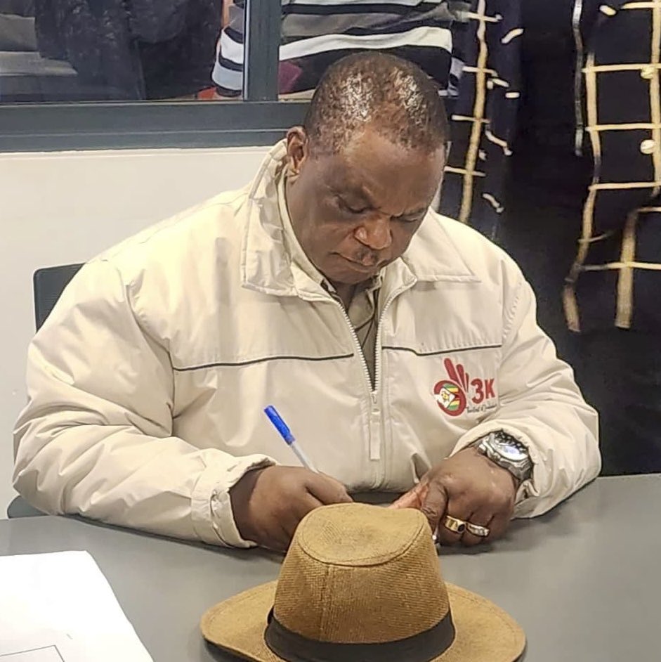 killerzivhu1's tweet photo. Imagine Mukanya signing the papers at his inauguration one day, to become the boss—anything is possible with God. If he receives favor from God, just imagine it. And with Mutswangwa as his spokesman—kkkkkkkk!  Life is unpredictable https://t.co/QCU7KMHpVk
