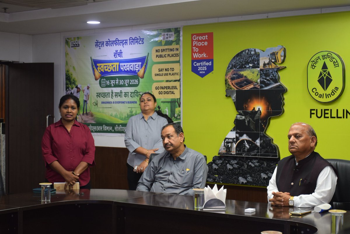 CCLRanchi's tweet photo. सेंट्रल कोलफील्ड्स लिमिटेड द्वारा स्वच्छता पखवाड़ा-2026 के अंतर्गत "𝑹𝒆𝒅𝒖𝒄𝒊𝒏𝒈 𝑷𝒍𝒂𝒔𝒕𝒊𝒄 𝑾𝒂𝒔𝒕𝒆 𝒇𝒐𝒓 𝑨 𝑮𝒓𝒆𝒆𝒏𝒆𝒓 𝑻𝒐𝒎𝒐𝒓𝒓𝒐𝒘" विषय पर एक व्याख्यान एवं वेबिनार का सफल आयोजन किया गया।

इस अवसर पर CIPET, रांची के निदेशक एवं प्रमुख श्री अवनीत कुमार जोशी द्वारा प्लास्टिक अपशिष्ट प्रबंधन, पर्यावरण संरक्षण तथा सतत विकास से संबंधित महत्वपूर्ण विषयों पर व्याख्यान प्रस्तुत किया गया। कार्यक्रम में प्रतिभागियों को एकल-उपयोग प्लास्टिक के दुष्प्रभावों एवं प्लास्टिक अपशिष्ट में कमी लाने हेतु अपनाए जाने वाले व्यवहारिक उपायों के प्रति जागरूक किया गया।

आइए, प्लास्टिक उपयोग को कम करने तथा स्वच्छ, हरित एवं सतत भविष्य के निर्माण हेतु सामूहिक प्रयास करें।

#CCL #SwachhtaPakhwada2026 #PlasticWasteReduction #EnvironmentalSustainability #CleanIndia #GreenIndia 

@kishanreddybjp @satishdubeyy @CoalMinistry @CoalIndiaHQ