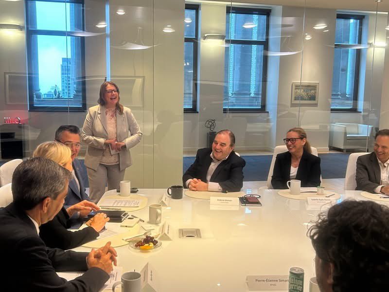 Jason_Groleau's tweet photo. Avec mes collègues @Shelby_Kramp et @PierrePaulHus pour le dernier arrêt, cette fois à Montréal, de la tournée économique conservatrice des entreprises québécoises en vue de l'examen de l'ACÉUM.

Merci aux entrepreneurs d’avoir pris le temps de nous rencontrer et de nous partager vos préoccupations. Ce gouvernement libéral doit comprendre l’importance de protéger nos entreprises, nos emplois et nos investissements dans les discussions entourant l’Accord.

Merci à l’équipe du Forum Ghislain-Dufour pour l’organisation et l’accueil.