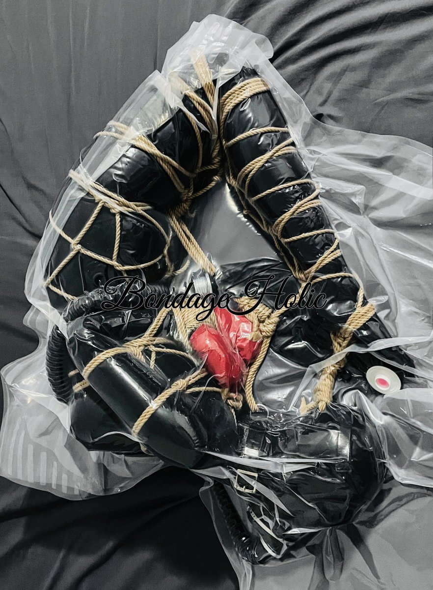 bondageholic's tweet photo. 端午特輯
您的肉粽綁好並且真空打包啦~請盡快食用哦~
(工業級吸塵器好強！抽氣好快，超級緊繃！) https://t.co/gNQ5CRWhx6
