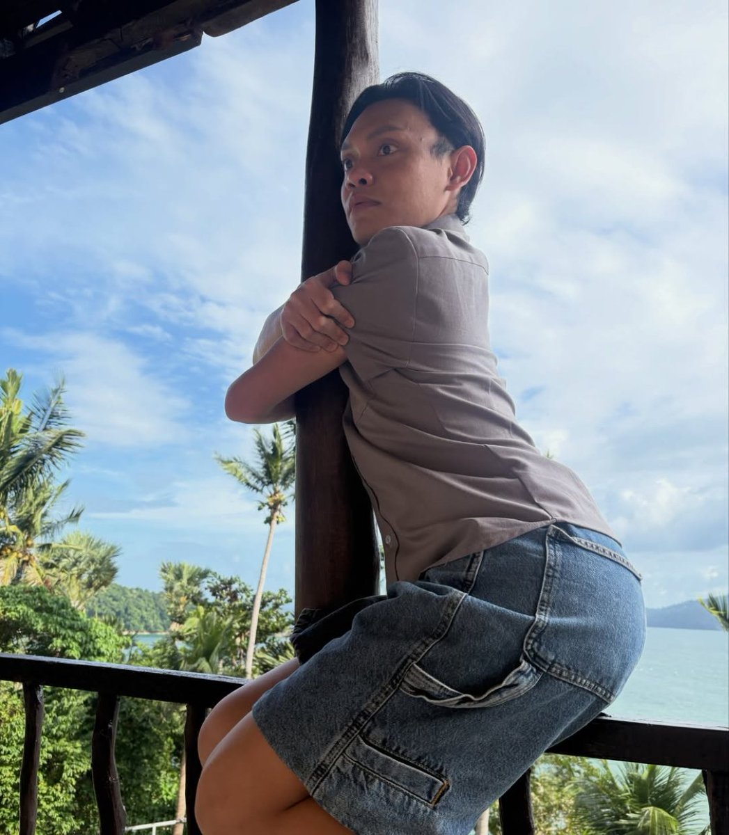 mnr_shipper's tweet photo. tama yan Raphie!
maging unggoy para di ka mabiktima ni Zandro 😭

📸https://t.co/NuZwPkMIdb

#TheSecretsOfHotel88 #Esnyr https://t.co/JIU21EqQap