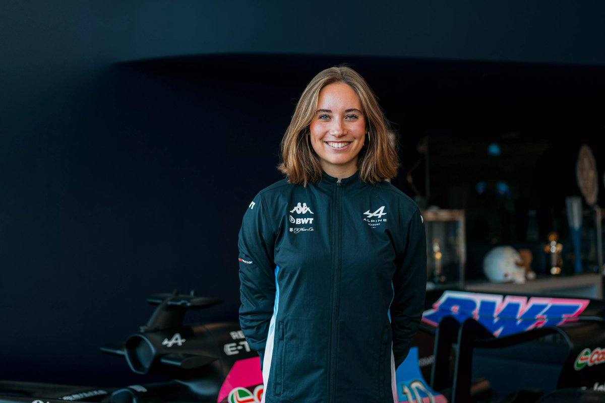 alpineclub_esp's tweet photo. 🚨 OFICIAL: ¡Alpine estará presente en el festival de Goodwood!

9 de julio: 🇫🇷Pierre Gasly / 🇳🇱Nina Gademan (Lotus E20)
10 de julio: 🇮🇪Alex Dunne (Lotus E20)
11 de julio: 🇪🇪Paul Aron (Lotus E20)
12 de julio: 🇦🇷Franco Colapinto (Lotus E20) https://t.co/QQBkYdduPw