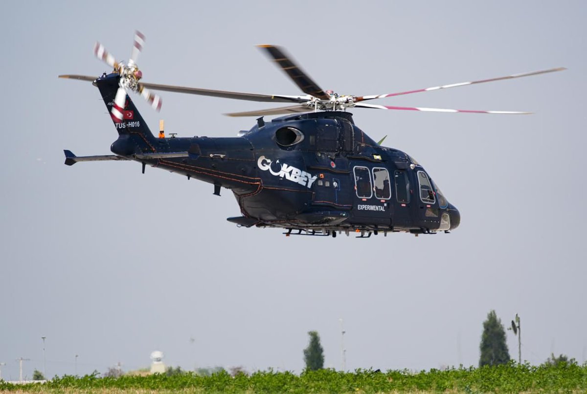 Istanbul346161's tweet photo. 📍Milli Savunma Bakanlığı:

"Temel eğitim uçağımız HÜRKUŞ ile ilk milli genel maksat helikopterimiz GÖKBEY'in bu yıl içerisinde envantere alınması planlanıyor." https://t.co/g8IFUuInQy