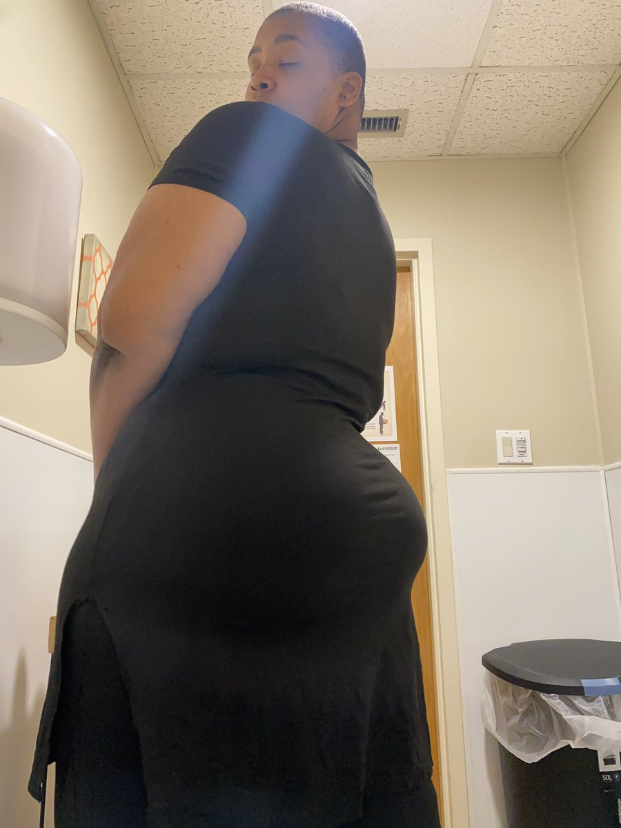 Madam Giantess🏰 👑 tweet media