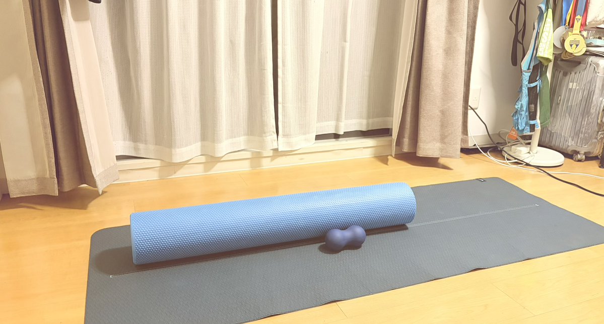 rena_fr's tweet photo. 自室を少し片付けて、ピラティススペース作ったわい。 https://t.co/KymcQCkgOg