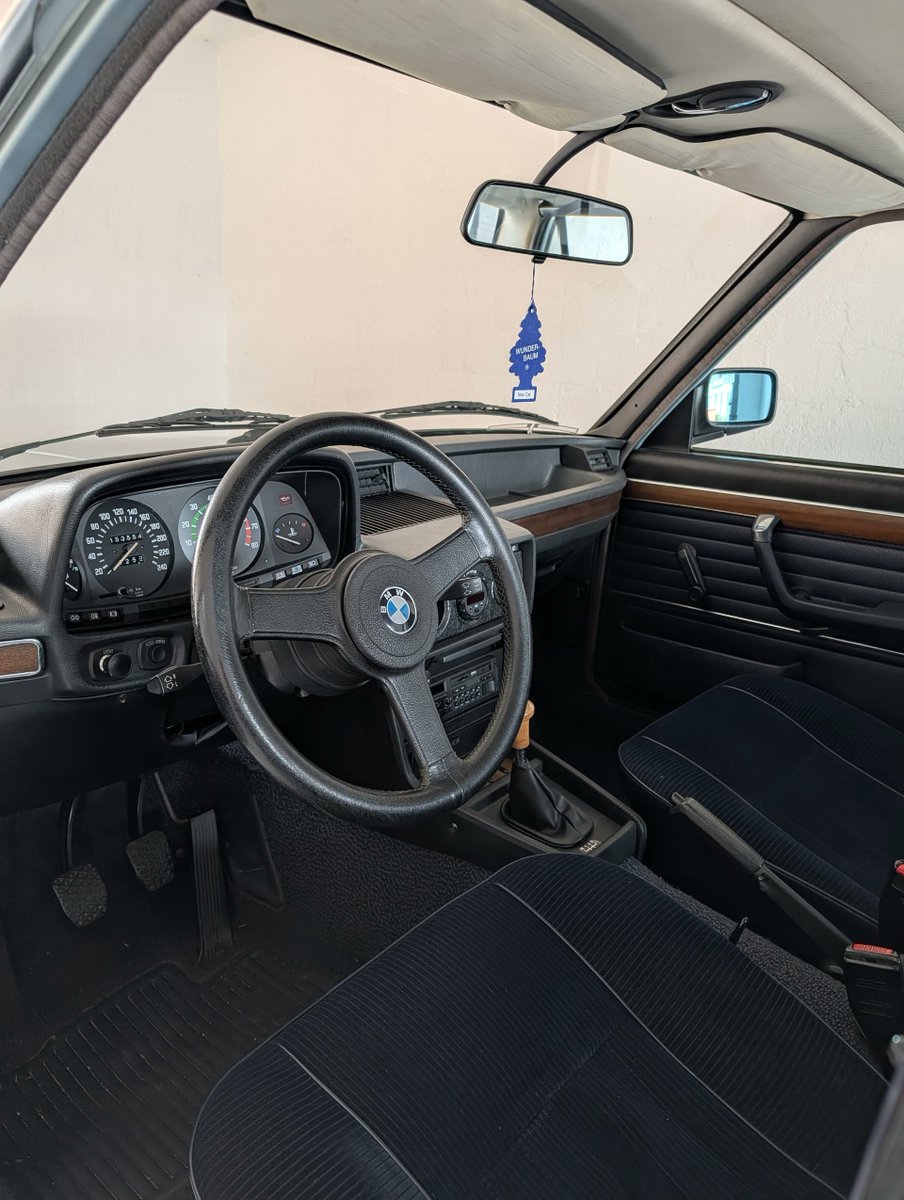 LienhardRacing's tweet photo. 1981 BMW E12 528i
Fahrzeug wurde im 2025 erfolgreich Veteranengeprüft.
CHF 35'500.–

©by 🤳🏼 K., 4132 Muttenz https://t.co/3GHmdluhSi