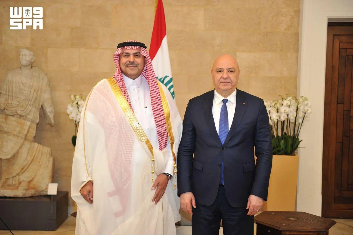 SPAregions's tweet photo. السفير الدوسري يُسلم أوراق اعتماده لرئيس الجمهورية اللبنانية.
https://t.co/W192kcH27u
#واس https://t.co/J2SsC5Gx6z
