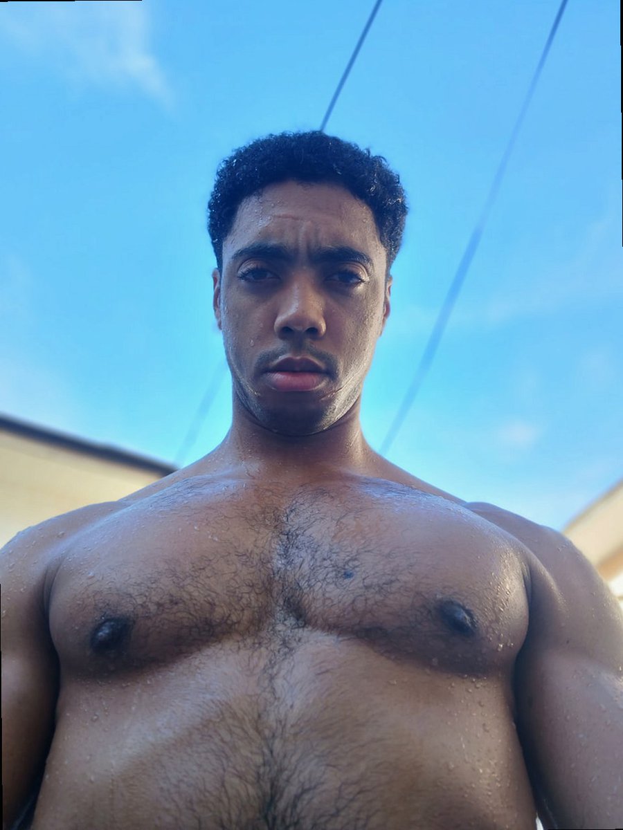 bigbadraul's tweet photo. @hotdudezz damn that's sexy https://t.co/f5pzZmofay