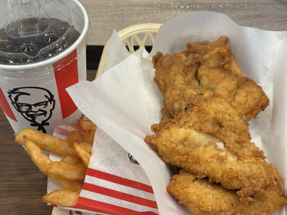 はつこ様ピンズ 謎の店が見つかる日。 追いピンズしてきました。 #謎の店大ピンズ祭