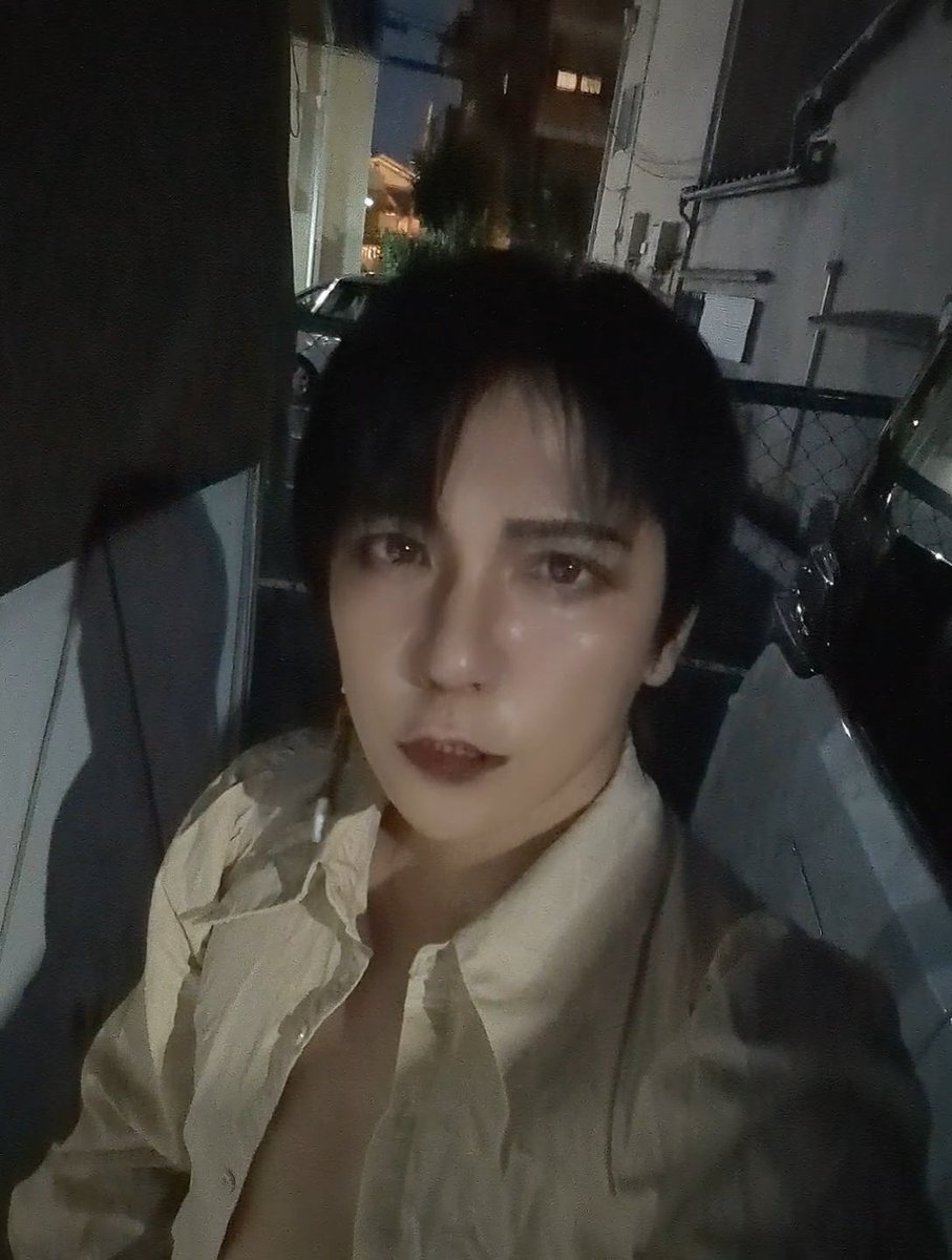 JamesGodfield's tweet photo. 今日はお化粧濃いめ。
よく見りゃ赤目。
出番まで1時間ちょい。
よーし頑張るぞ。 https://t.co/fRJyXq3lwr