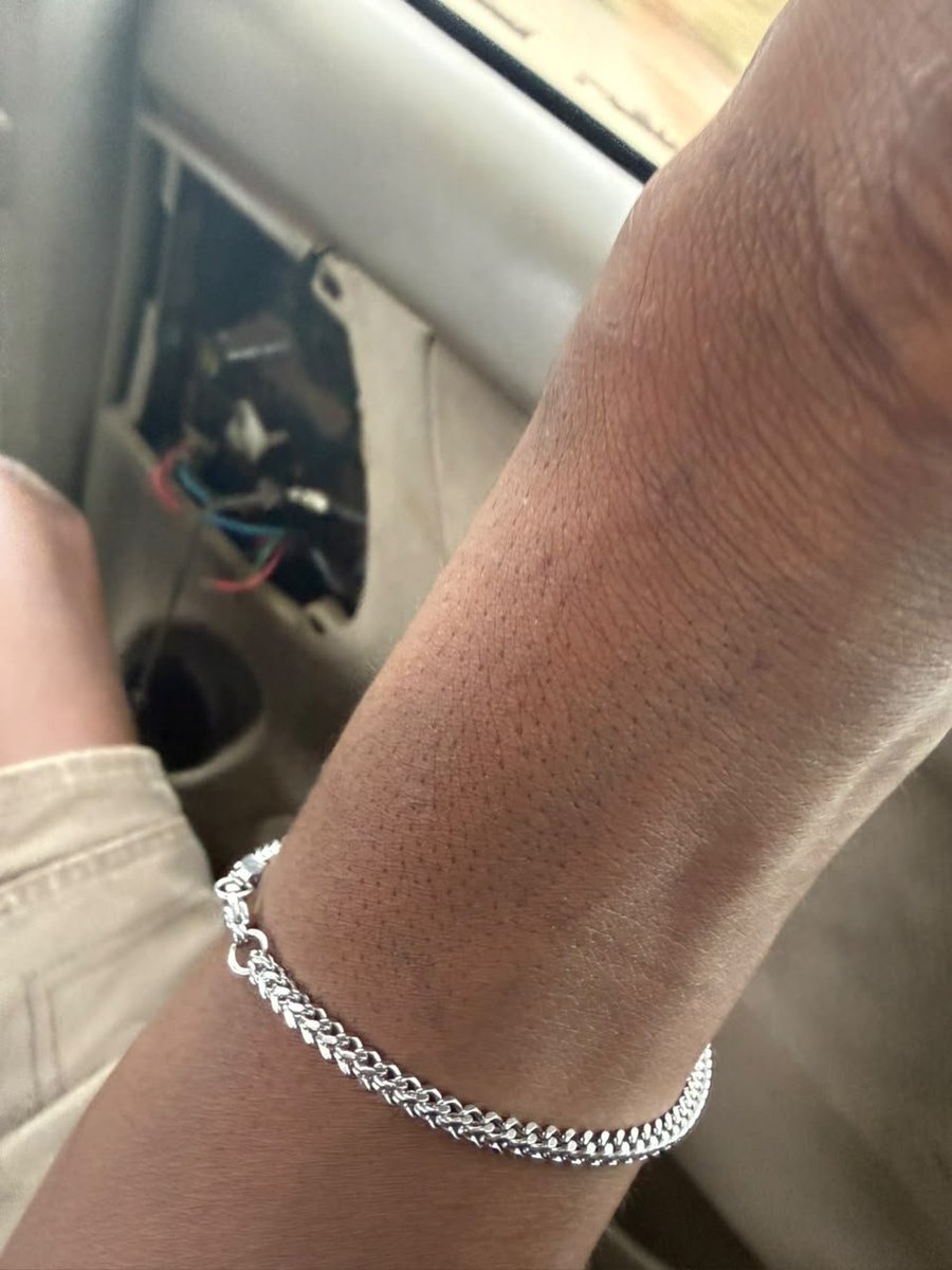 YXMFACTORY's tweet photo. @PoliceNG look at what the animals in Benin/Ugo road did to me and my manager this afternoon https://t.co/XoxLoYwlv2