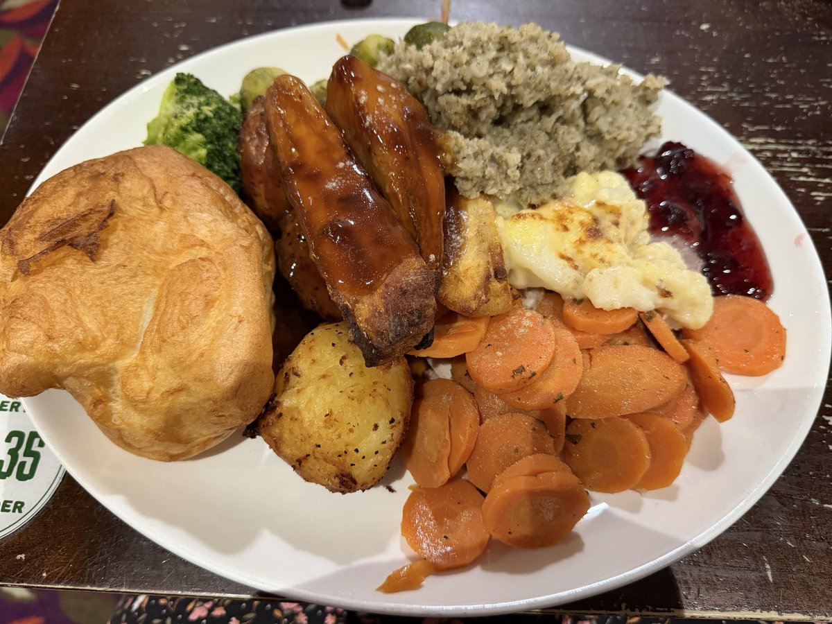 nobeigehere71's tweet photo. Hospital appointment with the mother done, now for a feed #fundee https://t.co/CA28BNP7Cj