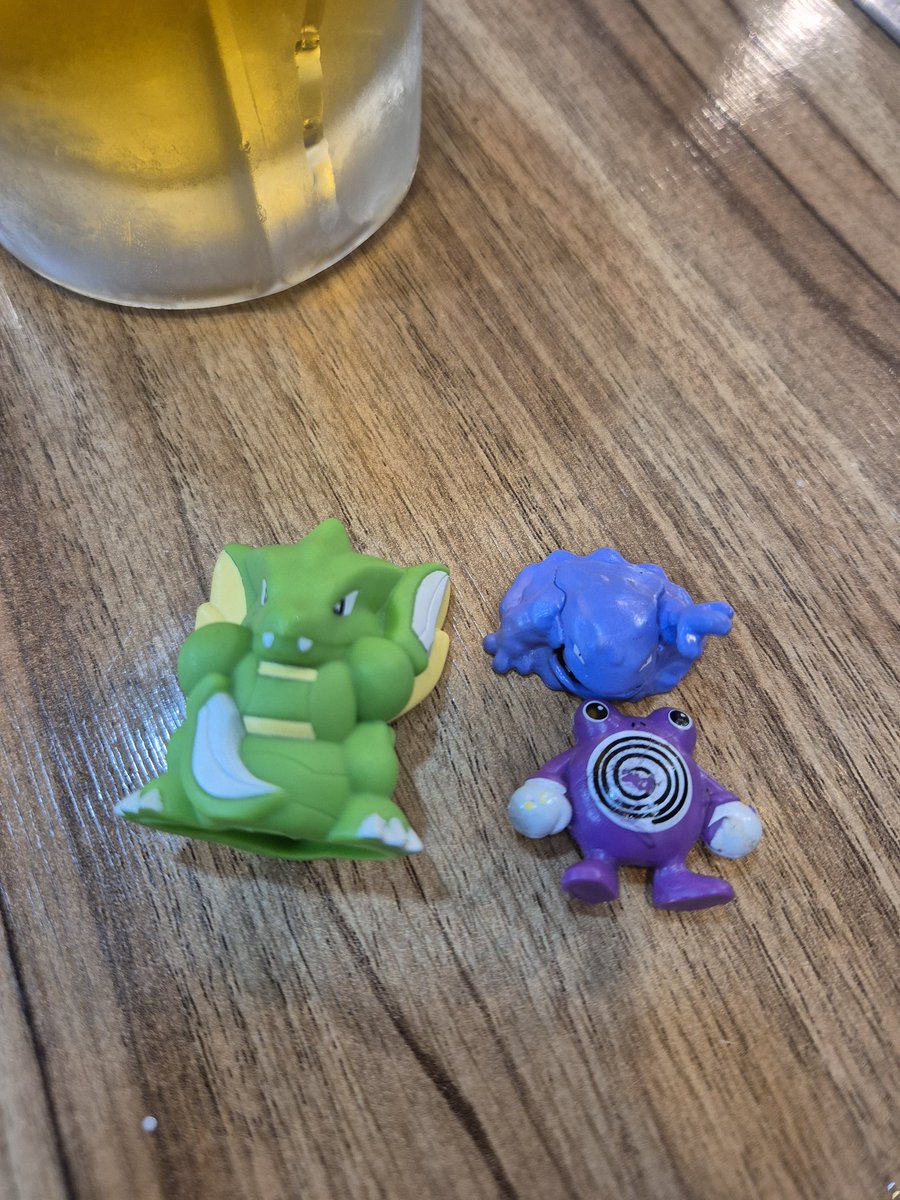 SillyVGC's tweet photo. 진짜 개밤티 https://t.co/6dHIDO2fNJ