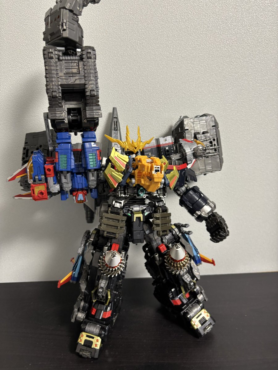 guntyx's tweet photo. #diaclone
#ダイアクロン
#勇者王ガオガイガー
コンペXに出したパワードコンボイカスタム
ライガードG X改
アームズガーディオンwith FZグラビティハンマー
お約束だ。 https://t.co/VybHqDtF5m