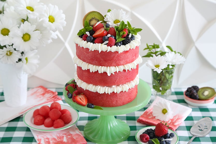 SprinkleBakes's tweet photo. Layered Watermelon Berry Cake https://t.co/SjcoCyX9ii https://t.co/sk5SLZNpo5