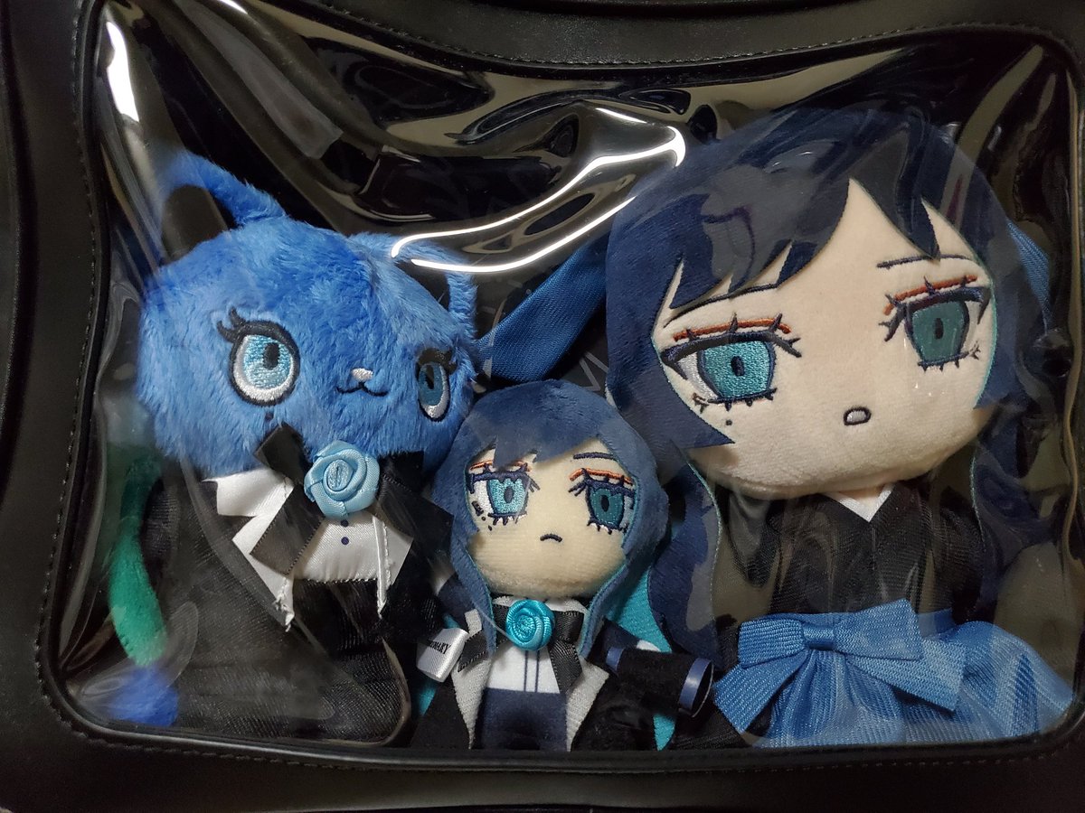 もう一体のAdoちゃんぬいぐるみの場所これで良いやん！