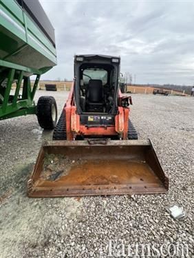 FarmsNews's tweet photo. 2019 Kubota SVL95 ๐ป
84-inch bucket, air ride seat, EH joystick controls, hi-flo, 2-speed powertrain, wide rubber tracks, and more.
https://t.co/gEAshdhiNc
#TrackLoader @WrightImp https://t.co/0G698YQ28s
