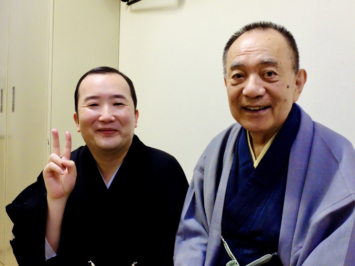 syouichi2014's tweet photo. 池袋真打披露興行9日目。

昼の部は喜太郎師匠がトシちゃん、
主任の昇吾師匠は「親子酒」でお客席をわかせていました✨

いよいよ明日は池袋千穐楽！

昼の部主任は喜太郎師匠
夜の部主任は五郎師匠

土曜日、ぜひ池袋演芸場へお越しくださいませ😌 https://t.co/Gh4Edv4UcJ