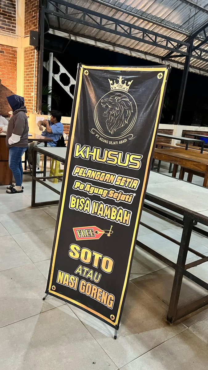 calomagang's tweet photo. Bis jakarta - jogja yg dapat 2x makan, bisa nambah jadi 3 sih jika lambungnya bisa melar

*Hanya pemberangkatan dari jabodetabekkar
*Jam makanya dah tengah malem

🚌 : Agung Sejati
💵 : 250.000
💺 : 2-2 recleaning seat, toilet, AC
📸 : mahendra jati https://t.co/xj4G246wXC