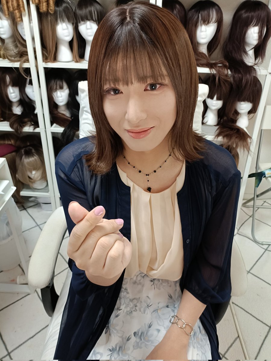 jososhi's tweet photo. 久しぶりにともかっちゃん🔥

安定の美人さんでした…！

​前回来ていただいた時は『強制改造プラン』だったので、「あの人か！」とピンとくる方はあまりないかもしれません

昔のYouTube に めちゃくちゃ可愛い女子 声を披露してますので ぜひぜひ皆さん見てください😌
​
そして久しぶりに会って、、
やっぱりほうれい線でない人なのね😆🙏！

羨ましい

​今回はとにかく綺麗感強くプラスする施術をさせていただいています🩷

​#ハイクオリティ
#凄腕