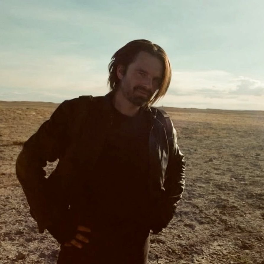 cowboybarnes_'s tweet photo. Driving in the back of a pickup truck in the morning is good (long time no see My hair is very long..) https://t.co/n0wcIhN3PZ