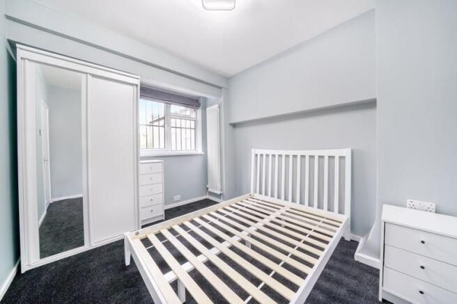 LookProperty tweet picture