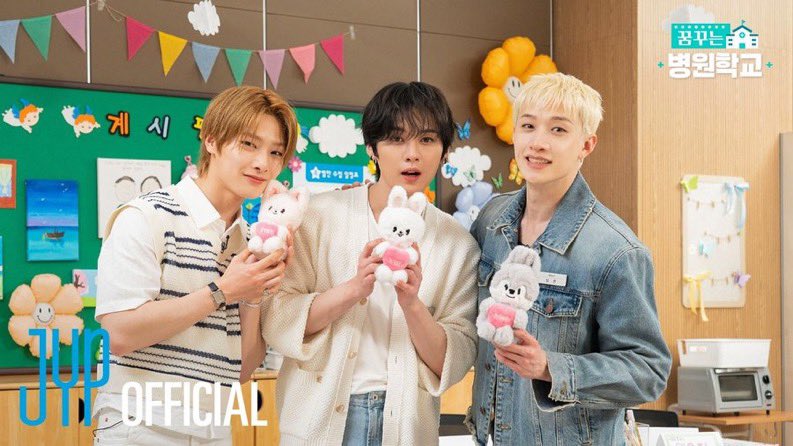 LeeKnowFrance's tweet photo. 🎥 180626 YouTube JYP Entertainment

“[JYP 4 EARTH] Dream Hospital School | Stray Kids "Un enseignant spécial pour la journée à l'école de l'hôpital ?”

🔗 https://t.co/GTi3PDTDvZ

 #리노 #LeeKnow #BangChan #I_N  @Stray_Kids https://t.co/CAzfAUZfWE