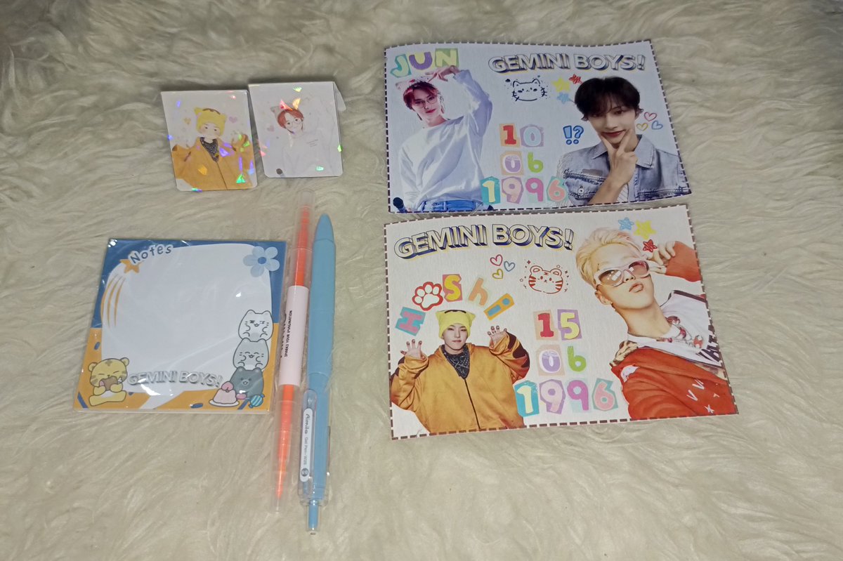 butterwithfly11's tweet photo. Thanks a lot, kak @sqarchive_ the freebies arrived safely! This is my first online freebies and i'm in loveeee with these cute things! Ini bakal kepake bgt buatku. Cinta bangeeeet pokoknya(﹡ˆ﹀ˆ﹡)♡

Semoga hal² baik selalu ada di sekitarmu ya, kak. Thank you so much💗✨👐🏻 https://t.co/ww1g0vpRyu