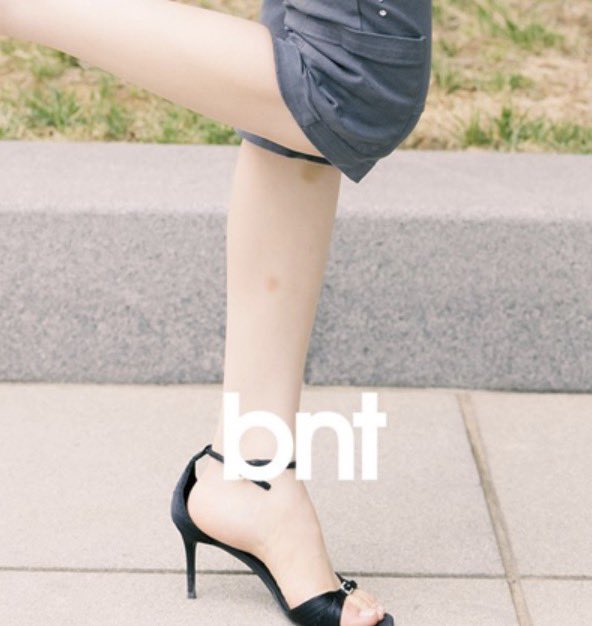 superbstff's tweet photo. ท่าเต้นพี่เค้กคัมแบคนี้มันโหดมั้ยหนิ เห็นขาพี่เบกับนุ้งจอยเป็นรอยช้ำกันหมดเลย🥺 https://t.co/kg9rXZT0P4