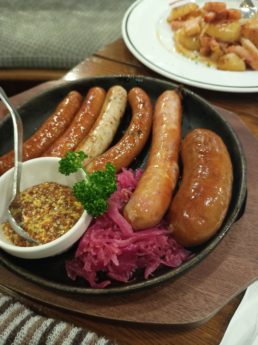 ryudvic's tweet photo. 久しぶりの外飲み
美味しかった https://t.co/nlLZrutkjD
