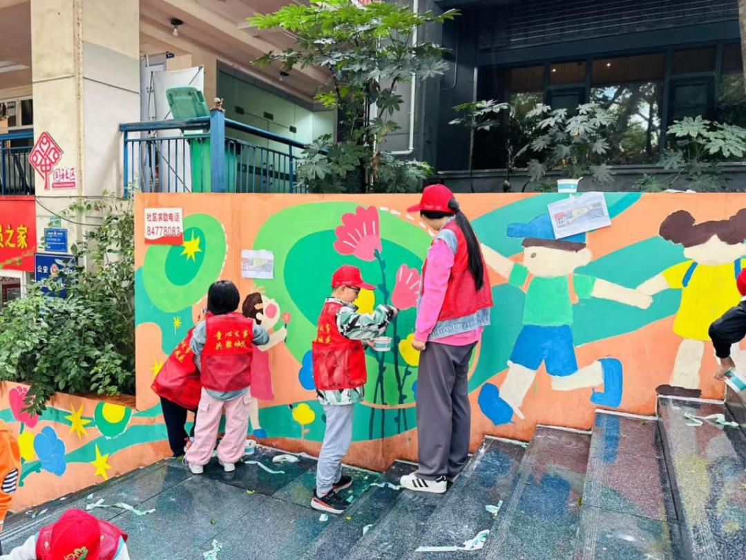 ChisomMariex3's tweet photo. Step into a morning pop-up art corner: hands brushing watercolor strokes, a live indie track hums, and small paper art pieces bloom on the wall—today’s tiny magic for art lovers! https://t.co/8NLtr7r2vA