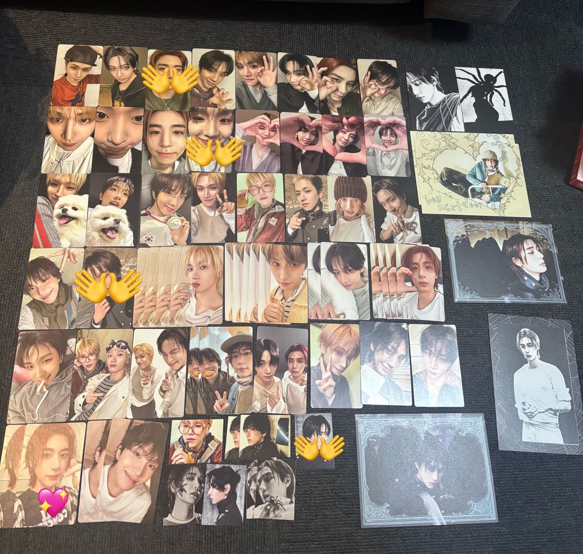 ts__kh's tweet photo. @yu___kook リプ失礼します。
画像💖同士の交換は可能でしょうか。
また、💖の渋谷タワレコソンホを求めているのですが、交換可能なものはありますでしょうか。
ご検討お願いいたします🙇‍♀️ https://t.co/UEasj89QqZ