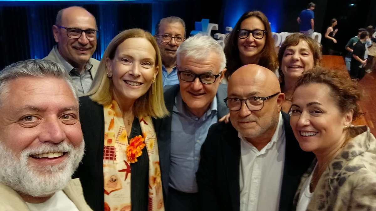 educaciongob's tweet photo. 🏆La secretaria general de FP @EstherMontAriz ha participado en la #NitEmprenedoria2026, en la que se han entregado los Premios #FPemprèn de @fundaciobcnfp
🟢Ha recordado que la Ley de FP se encuentra "a la vanguardia a nivel internacional"
Más info👉https://t.co/OEfVHUzp9a https://t.co/nNj95oo0Pk